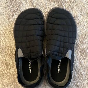Women’s MERRELL Hut Moc Loafer. Size 9